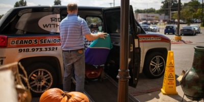 OK_Grocery-Deano-Pick-Up_6W6A0613